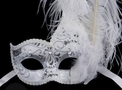 Masque de Venise à Plumes Blanc et Argenté Colombine Ondine – Artisanat Authentique de Venise