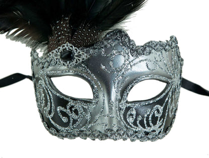 Masque à Pointe Noir et Argenté à Plumes – Artisanat Authentique de Venise