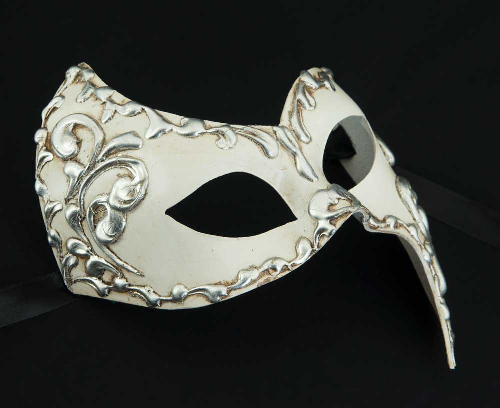 Masque Fantasme Écru et Argenté – Artisanat Authentique de Venise