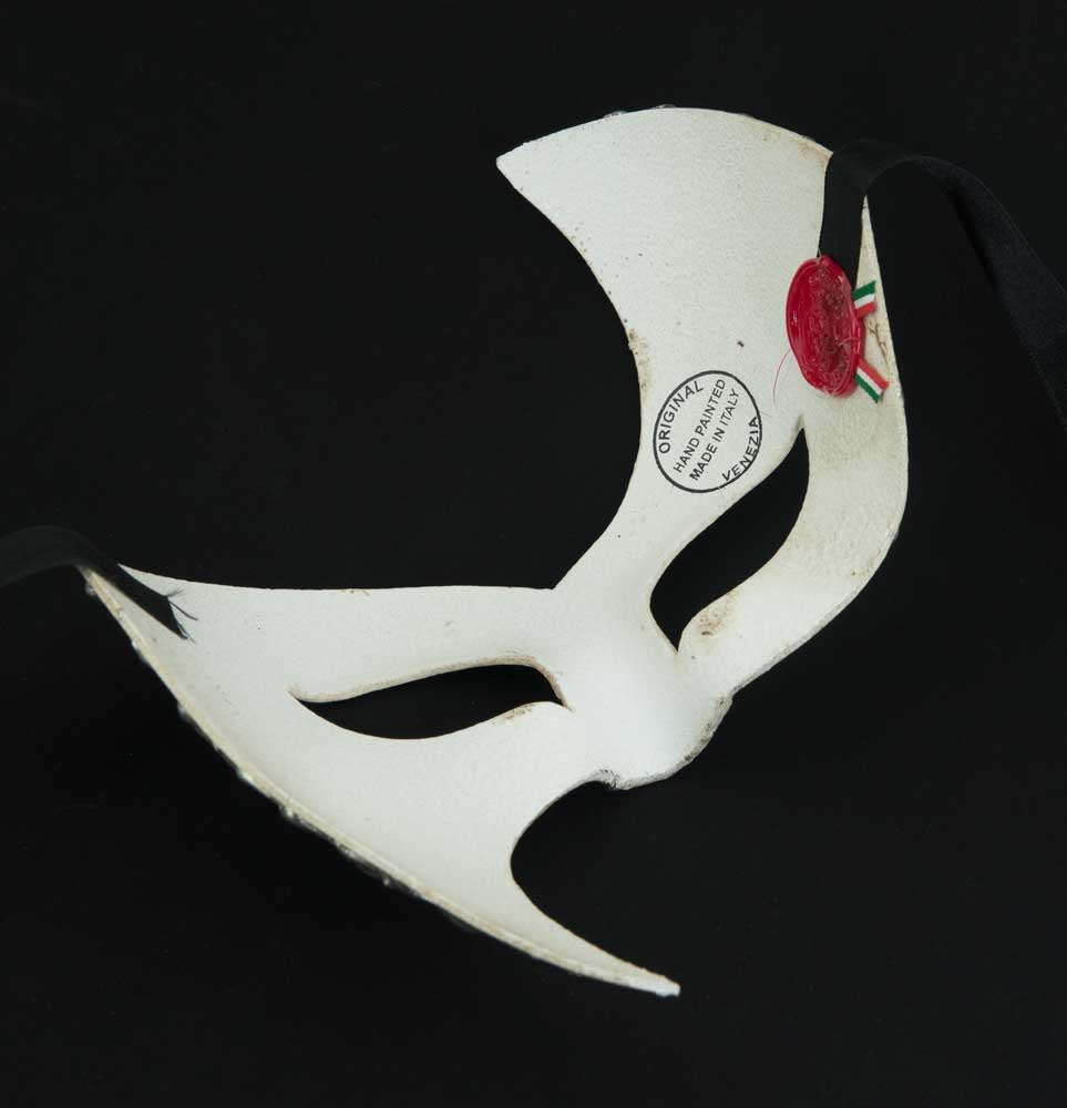 Masque Fantasme Écru et Argenté – Artisanat Authentique de Venise