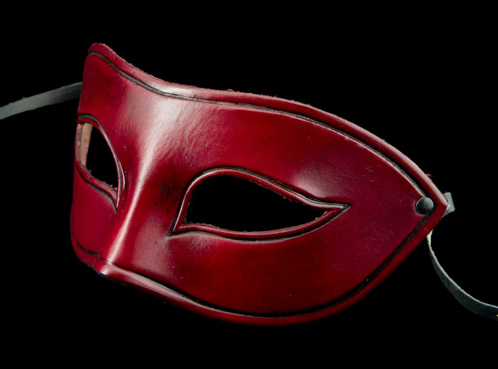 Masque Colombine en Cuir Rouge Bordeaux – Artisanat Authentique de Venise