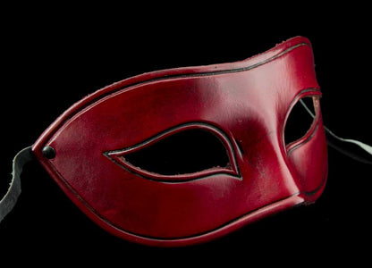 Masque Colombine en Cuir Rouge Bordeaux – Artisanat Authentique de Venise