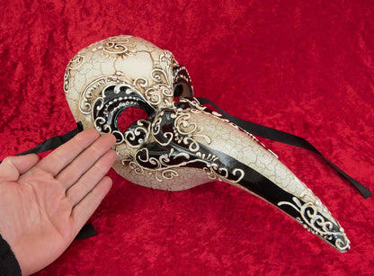 Masque Docteur de la Peste Craquelé Noir et Blanc avec Strass – Artisanat Authentique de Venise