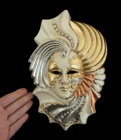 Masque Vénitien Innamaretto – Samia Amoureuse en Céramique – Artisanat Authentique de Venise