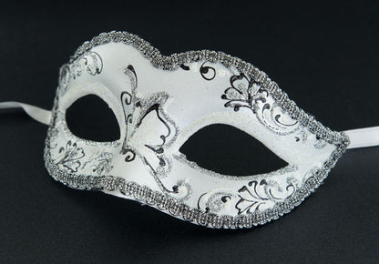 Masque de Venise Colombine Blanc Argenté pour Petit Visage – Artisanat Authentique de Venise
