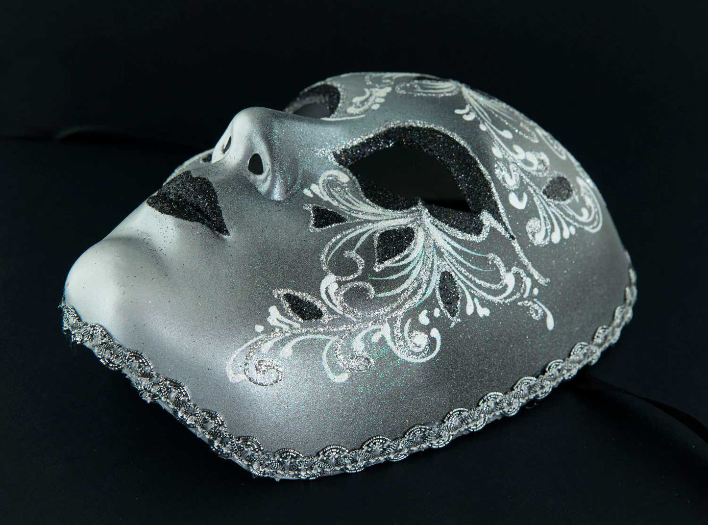Masque Volto Floral Noir et Argenté – Artisanat Authentique de Venise